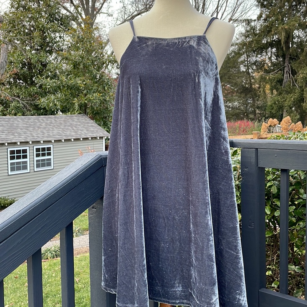 Urban Outfitters Kimchi Blue Velour Swing Dress - Picture 4 of 8